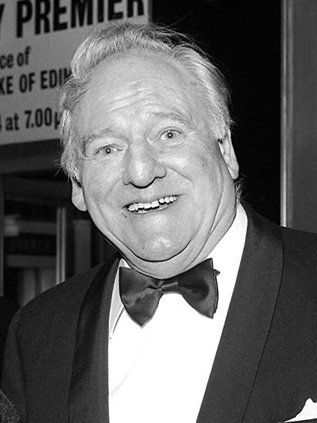 Bernard Lee